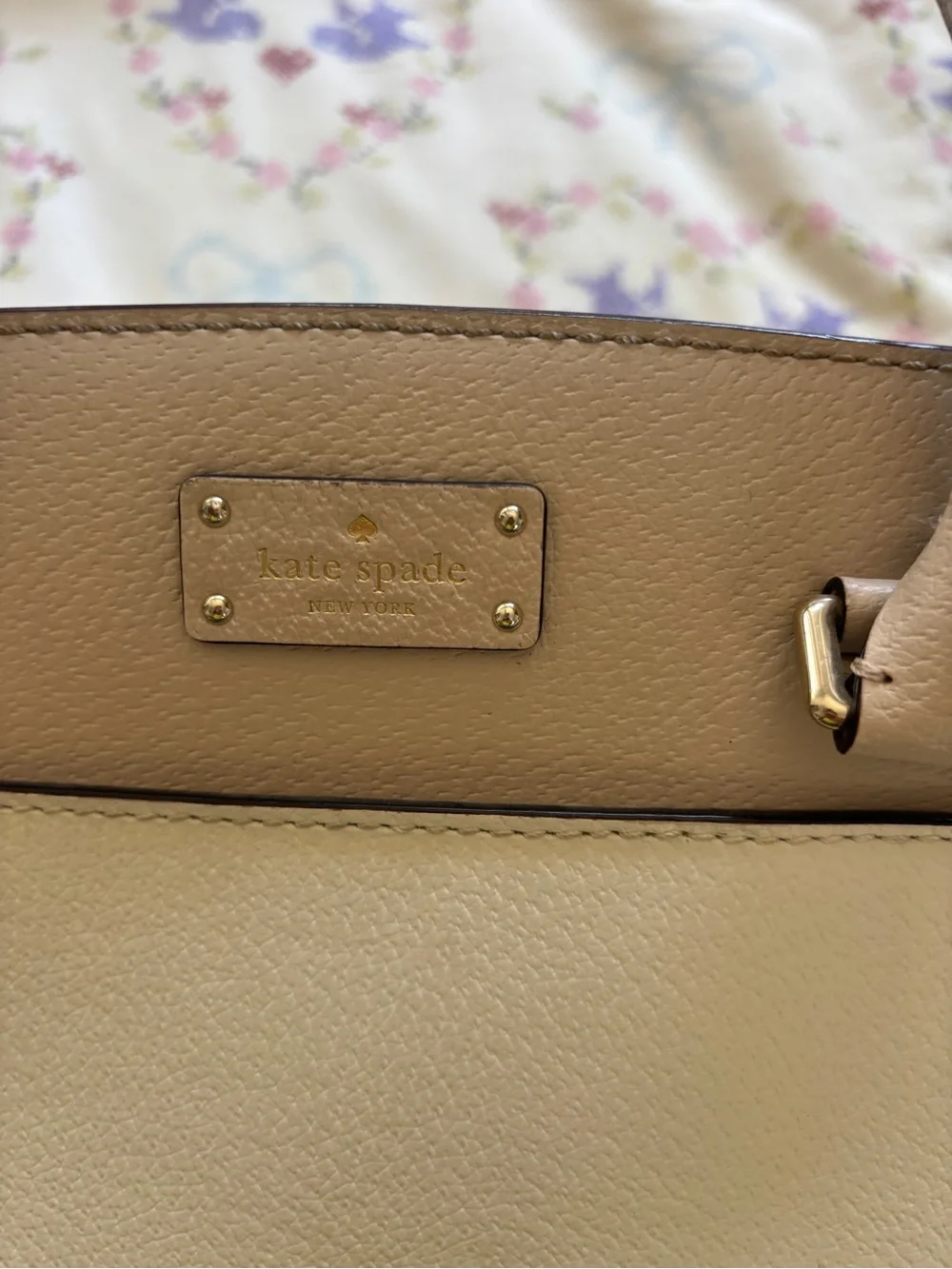 N/A elegant cream